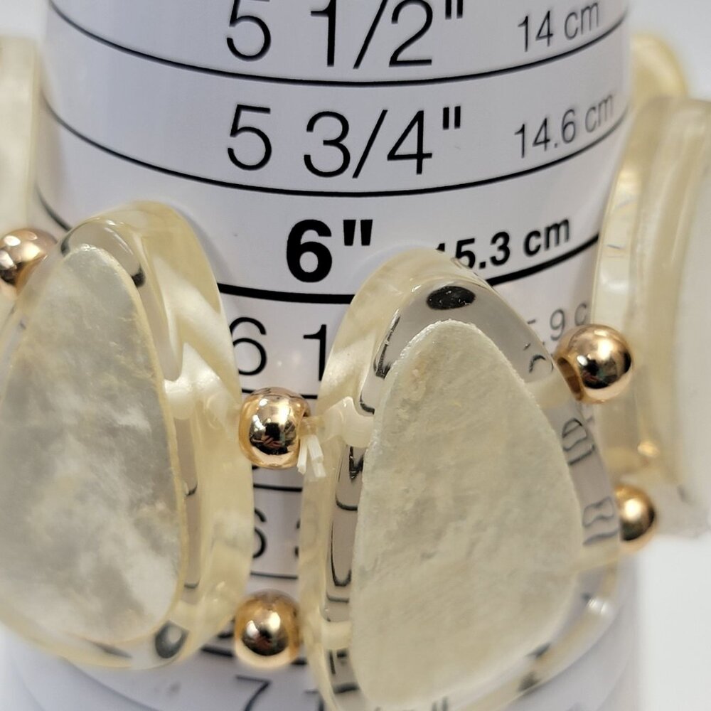 Vintage Lucite Stretch Bracelet & Dangle Earrings Set - Picture 8 of 8